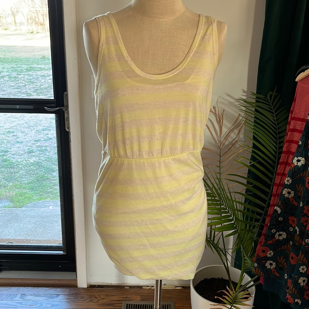 Bcbg yellow /oatmeal summer dress xs in amazing condition!! Barely worn!